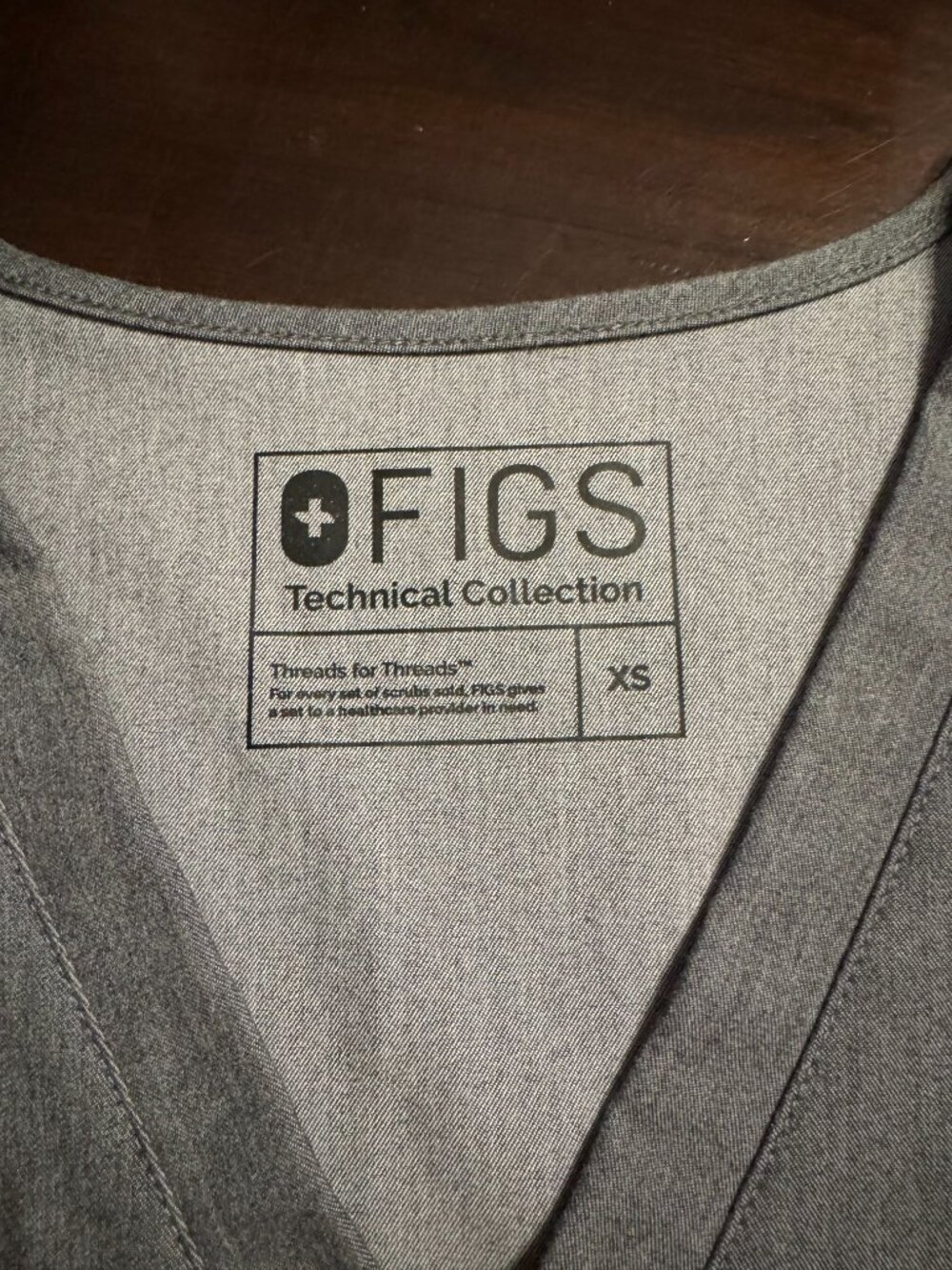 FIGS Graphite Gray Casma Scrub Top – XS - Picture 3 of 6